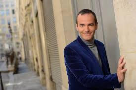 It is not the vaccine which is necessarily refused, it is the pass !! Franck Ferrand Sur Scene En Mars A Romilly