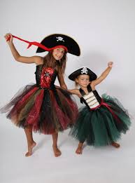 Deguisement De Pirate Pour Fille Enfant Jupon Tutu Fait Main Maison Couture Patron En 2020 Robes Tutu Tutu En Tulle Deguisement Pirate Fille