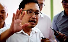 Zhāng jiàn rén ), is a malaysian lawyer and politician from the democratic action party (dap). Sarawak Ph Chief Whacked Over Support For Anwar S Bid To Be Pm Malaysia Today