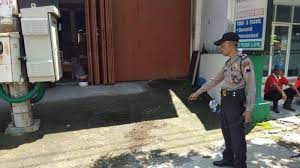 Fiber optik memegang peranan penting dalam industri telekomunikasi untuk mentransmisikan data dan informasi baik gambar ataupun suara. Pria Asal Gunung Kidul Ini Tewas Tersetrum Saat Pasang Kabel Fiber Optik Di Sragen Tribun Jateng