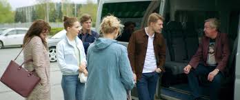 Оксана акиньшина, никита и михаил ефремовы, юлия хлынина, павел табаков, евгения добровольская, александр робак, светлана камынина, алексей макаров, тимофей трибунцев, александра урсуляк, сергей чонишвили, олег васильков, виктория толстоганова. Skrinshoty Yuliya Hlynina