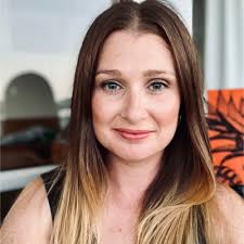 I love a good story.