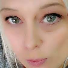 Donna Engelbrecht's Instagram, Twitter & Facebook