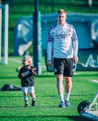 المرشحون لجائزة لاعب الأسبوع بدوري الأبطال. Kevin De Bruyne Follow Up Is Assured Facebook