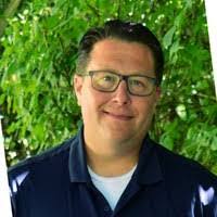 Dustin Wolfe's Instagram, Twitter & Facebook