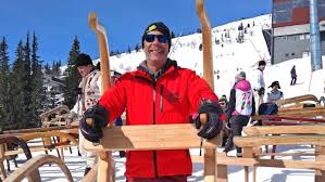 Daniel Rolla greift den Schlitten auf der Rennpiste bei den Hörnern