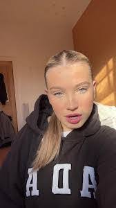 Martha Verdin's Instagram, Twitter & Facebook