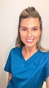 Janis Kemp's Instagram, Twitter & Facebook