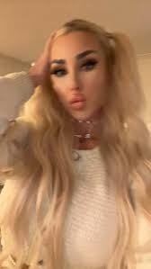 Sarah Strain 🦋 (@sarah.strain) • Threads, Say more