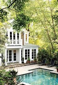 Southern Style House With A Pool I Ve Always Wanted To Live In A Southern Style Mansion It Will Happen One Day Beautiful Homes House Styles Future House