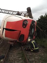 The website collected by this website comes from the. æ™®æ‚ ç'ªå‡ºè»Œ ç«è»Šå‡ºè»Œå¦‚ä½•è‡ªä¿ ä¿å'½4æ‹›ä½ è¦çŸ¥ æ™´å ± æ™‚äº‹ è¦èž D181022