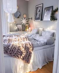 The white ceiling adds the perfect amount of color balance. 33 Ultra Cozy Bedroom Decorating Ideas For Winter Warmth