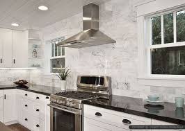 Black Granite Countertops A Marblebacksplash Can Be A Perfect Pair With Blackgranitecounters Kitchen Marble Kitchen Trends Kitchen Design