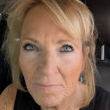 Happy National Teacher Appreciation Day!! Thank you @Crayola for bringing  my high school drama teacher Jim Metcalfe down to NY for the day so I could  honor him! Teachers are our Unsung