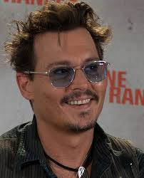 In this clip, obtained by tmz, depp calls jung, aka boston george, one of my favorite people instantly … describing their first meeting as the actor was. Kurz Gemeldet Johnny Depp Trifft Sich Mit Ex Knacki George Jung Filmreporter De