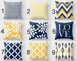 31 Ideas De Decoracion Con Amarillo Y Azul Marino Capas De Almofadas Decorativas Almofadas Azuis Almofadas Amarelas