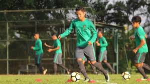 Syahrian abimanyu pemain timnas yang sekarang bermain untuk tim sriwijaya fc. Persija Berencana Ikat Kontrak Dua Pilar Timnas U 19 Indosport