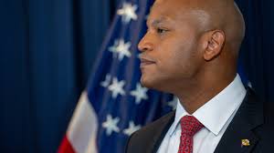 Following controversy, Moore receives Bronze Star