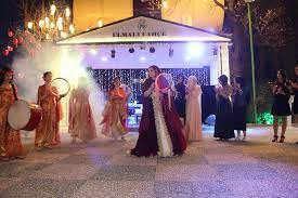 Bununla birlikte 10 tl'den başlayan bütçe dostu fiyatları da mekanı tercih etme sebebin olabilir. Elmali Bahce Dugun Kina Sunnet Kokteyl Ve Balo Sezonunu Facebook