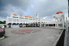 Ipoh is a city that is located in perak, malaysia. Perak Staats Moschee In Ipoh Perak Malaysia Redaktionelles Stockfoto Bild Von Gebaude Islam 48256373