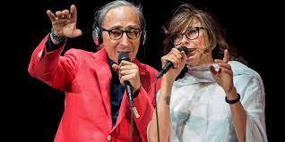 In may 1984 alice and franco battiato represented italy in the eurovision song contest with the for its genre highly unconventional song i treni di tozeur (the trains of tozeur), again composed by battiato, giusto pio and lyricist rosario cosentino. Alice Da Musa A Custode Dei Gioiellidi Franco Battiato Sicilian Post