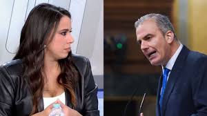 Ortega-Smith insulta de forma asquerosa y machista a Santaolalla: "Analfabeta (…) Sabemos por qué estás ahí"