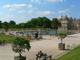 Der jardin du luxembourg (deutsch luxemburggarten) ist ein früher königlicher, heute staatlicher schlosspark mit einer fläche von 26 hektar. Luxembourg Gardens Un Jour De Plus A Paris