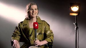 Alle infos zu sendezeiten, models und streamingmöglichkeiten fassen wir hier zusammen. Gntm 2020 Prosieben Transgender Kandidatin Lucy Prasentiert Ihren Freund Tv