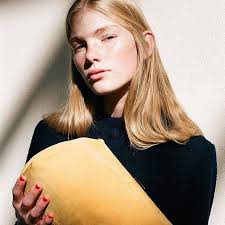 Daphne Roberts's Instagram, Twitter & Facebook