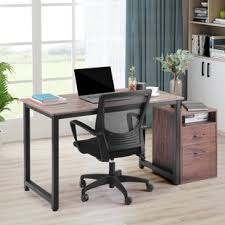 Bürotische & schreibtische online kaufen möbel 24 mehr als 46 anbieter vergleichen riesenauswahl von über 11768 bürotische & schreibtische 5520 kostenlos lieferbar. Schreibtisch Zum Verlieben Wayfair De
