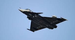 Si la rumeur se confirme, les émirats arabes unis pourraient commander 60 rafale à la france. Trois Nouveaux Rafale Arrivent En Inde Sputnik France