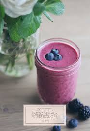 Recette Un Smoothie Aux Fruits Rouges Food Fruit Smoothies Smoothie Recipes Et Juice Drinks
