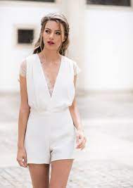Combinaison De Mariage 40 Modeles Pour Une Mariee Contemporaine Combishort Mariage Robe De Mariee Tenue Lendemain Mariage