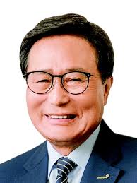 Gu Ja-gwan, Senior Representative of Samgu I&C △1944 △ Honorary Doctor of  Business Administratio..