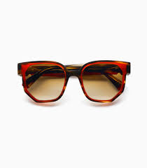 Dylan's wayfarers, maverick's aviators, malcolm x's clubmasters. Etnia Barcelona
