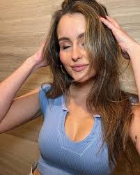 Christie Walls's Instagram, Twitter & Facebook