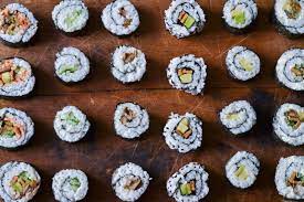 Sushi menu / speisekarte inside out rolle mit surimi und avokado, 8 st. Christina Macht Was Vegetarisches Sushi California Roll Inside Out Roll