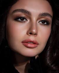 Пройти мимо удивительных инсенуаций ко дню победы, и последующим  трагическим событиям не смогла. Что к великому празднику, что позже,  особенно образованные часто писали про «проклятых милитаристов» «культ  войны» и «зачем эти проклятые