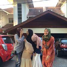 Bahagian akademik di ketuai oleh naib canselor sendiri, manakala bahagian latihan ketenteraan di ketuai oleh komandan. Fotos Bei Kem Perdana Sungai Besi Kuala Lumpur Kuala Lumpur