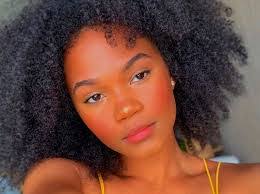 Agnes Nunes's Instagram, Twitter & Facebook