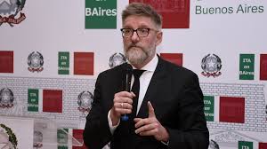 Recorrió varias bodegas junto a su pareja y amigos. Luis Novaresio Tras Ser Nombrado Cavaliere De Italia Para Ser Periodista Hay Que Tener Una Curiosidad Patologica Voraz Infobae