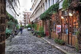 10 Rues Parisiennes Aussi Insolites Que Magnifiques Visite Insolite Paris Paris Visite Paris Insolites