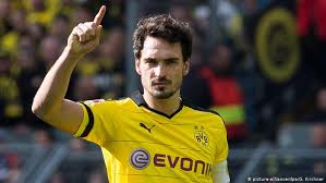 We sell online at discounted prices mi hummel figurines, hummel dolls, rare hummel figurines, as well as vintage hummels. Report Bayern Offer Hummels Four Year Contract Sports German Football And Major International Sports News Dw 25 04 2016