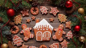 Nikmati wallpaper natal animasi bergerak dengan hujan salju. Gingerbread Man Christmas Decoration Decor Christmas Gingerbread Man And House 1972808 Hd Wallpaper Backgrounds Download