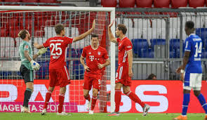 Der niederländer kritisiert seine kollegen scharf. Fc Bayern Munchen Fc Schalke 04 8 0 Machtdemonstration Fcb Zerlegt S04 Zum Bundesliga Auftakt