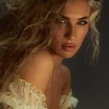 View our elite model ABIGAIL GODDARD in 13-5 Shoe