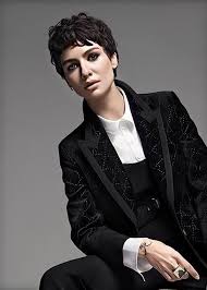 Aytac Zeynalova Adli Kullanicinin Birce Akalay Panosundaki Pin 2020 Unluler Portre Siyah