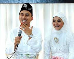 Sujud syukur adalah perbuatan sunat yang digalakkan kerana mereka yang menghidupkan sunnah rasulullah saw adalah mukmin sejati kerana tidak membelakangkan ajaran kekasih allah. Gambar Perkahwinan Mawi Dan Ekin Hantaran Dari Nas Sensasi Selebriti