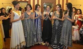 Arab Wedding Guest Dress Made By Wedding Designers Arab Wedding Wedding Guest Dress Dress Making