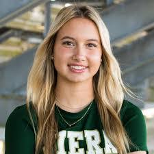 Alexis Cundiff's Instagram, Twitter & Facebook